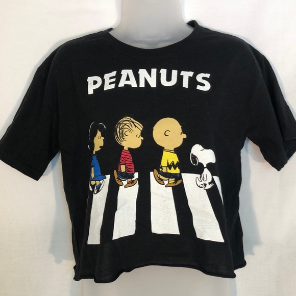 Peanuts Tops - Peanuts Cropped Black Tee